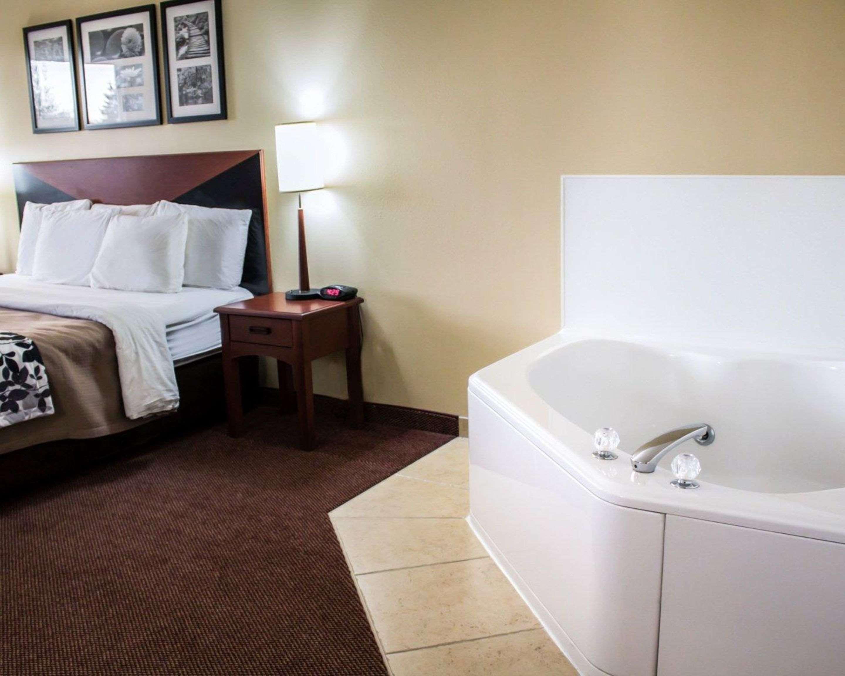 Quality Inn & Suites Чемберсберг Экстерьер фото