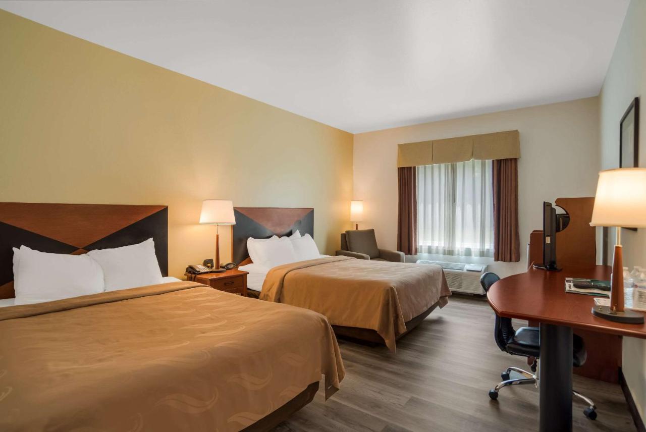 Quality Inn & Suites Чемберсберг Экстерьер фото
