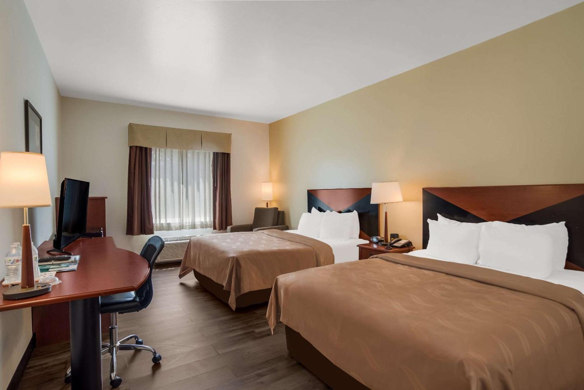Quality Inn & Suites Чемберсберг Экстерьер фото