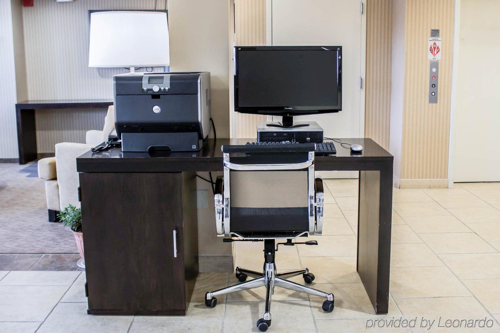 Quality Inn & Suites Чемберсберг Экстерьер фото