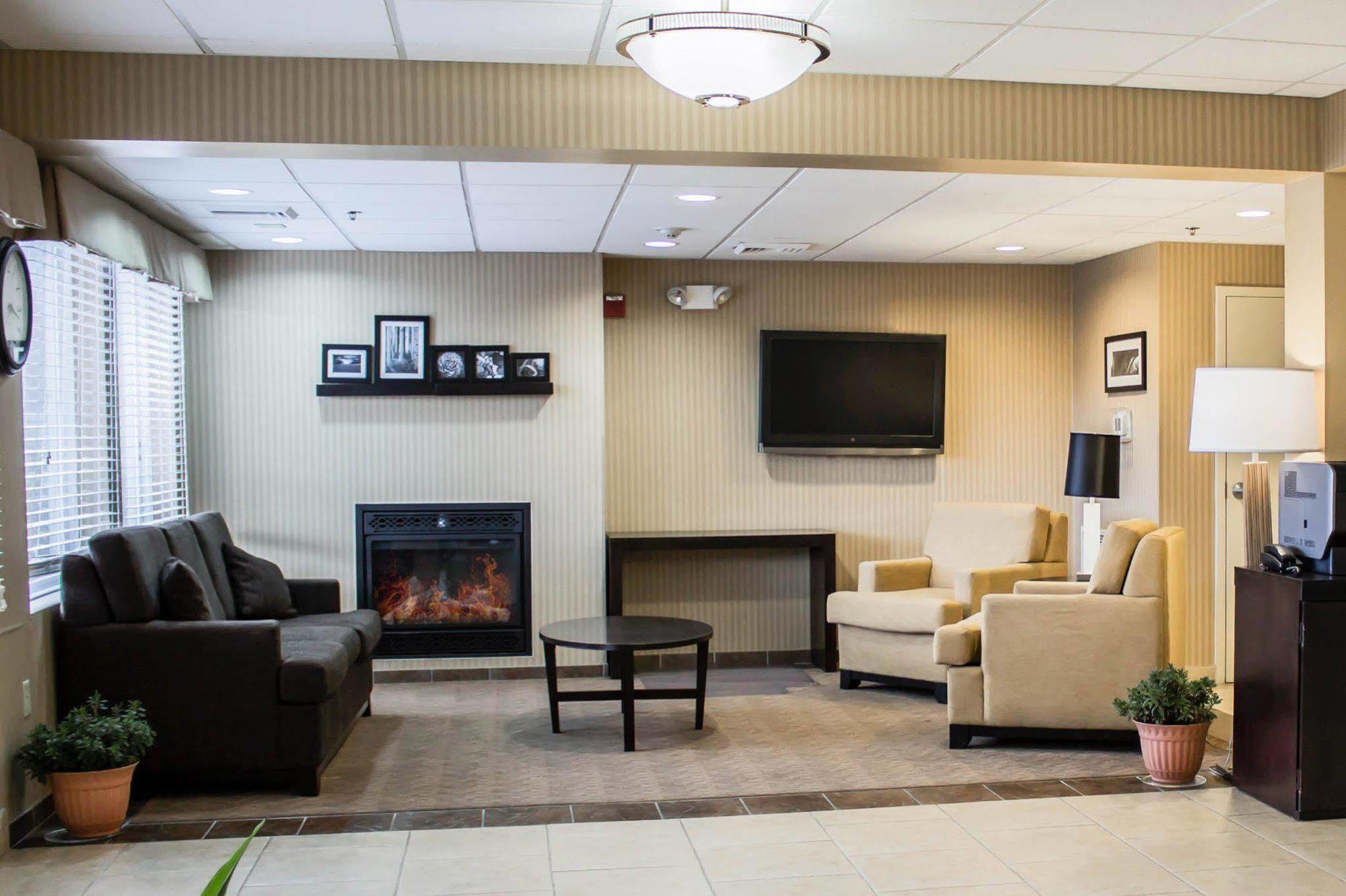 Quality Inn & Suites Чемберсберг Экстерьер фото